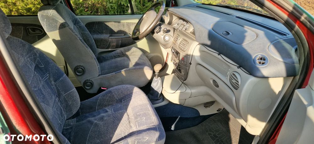 Renault Scenic 1.6 16V Privilege - 8