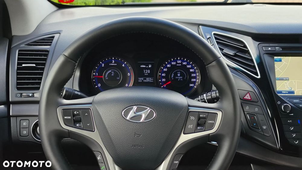 Hyundai i40 Kombi 1.7 CRDi Premium - 25