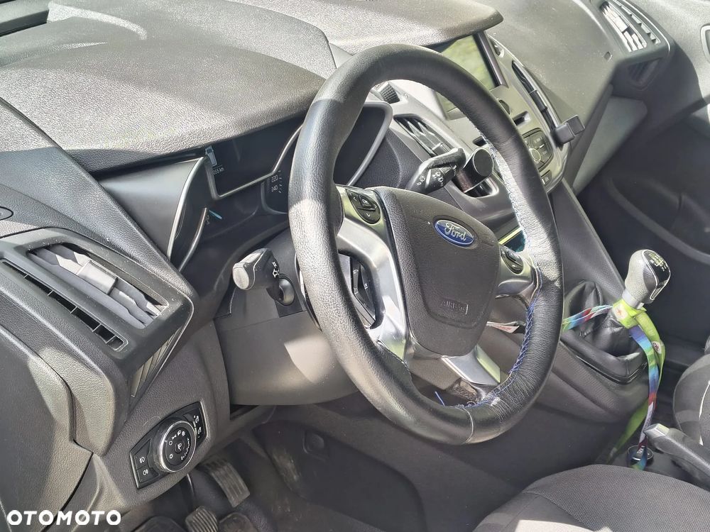 Ford Transit Connect - 23