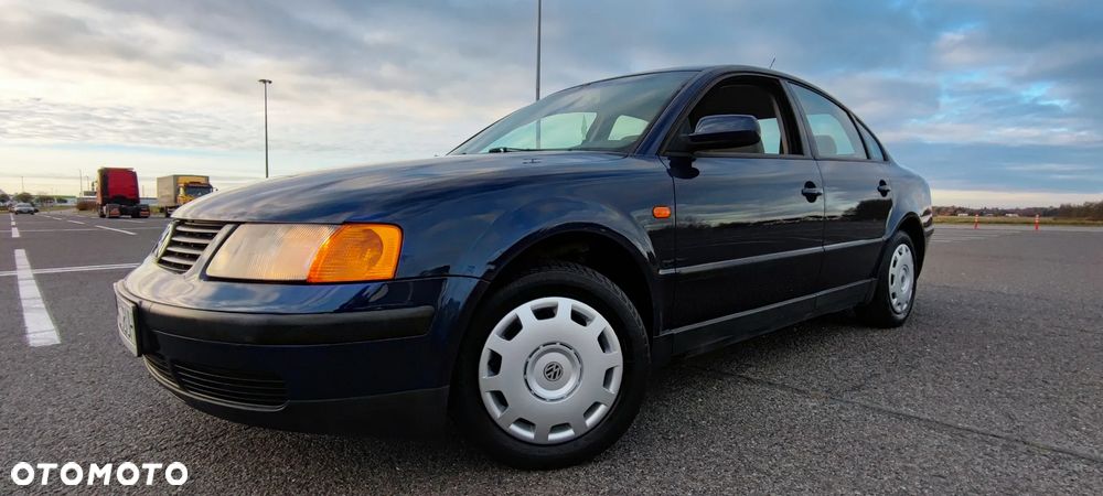 Volkswagen Passat 1.6 CL - 2