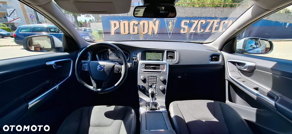 Volvo V60 D2 Summum - 12