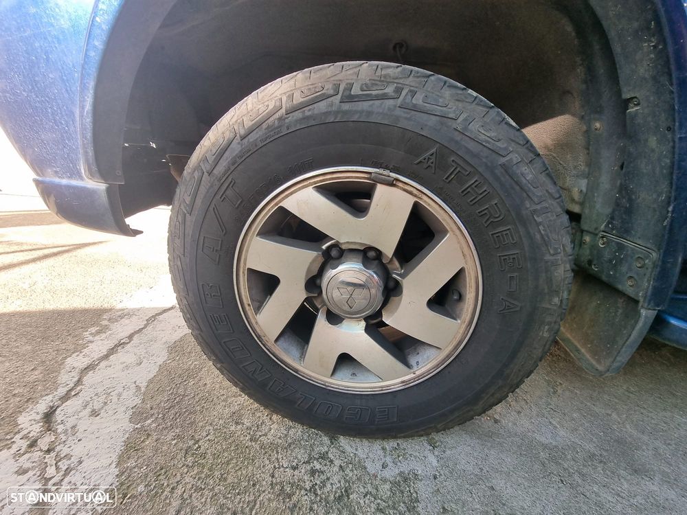 Mitsubishi Pajero Sport 2.5 TD GLS - 12