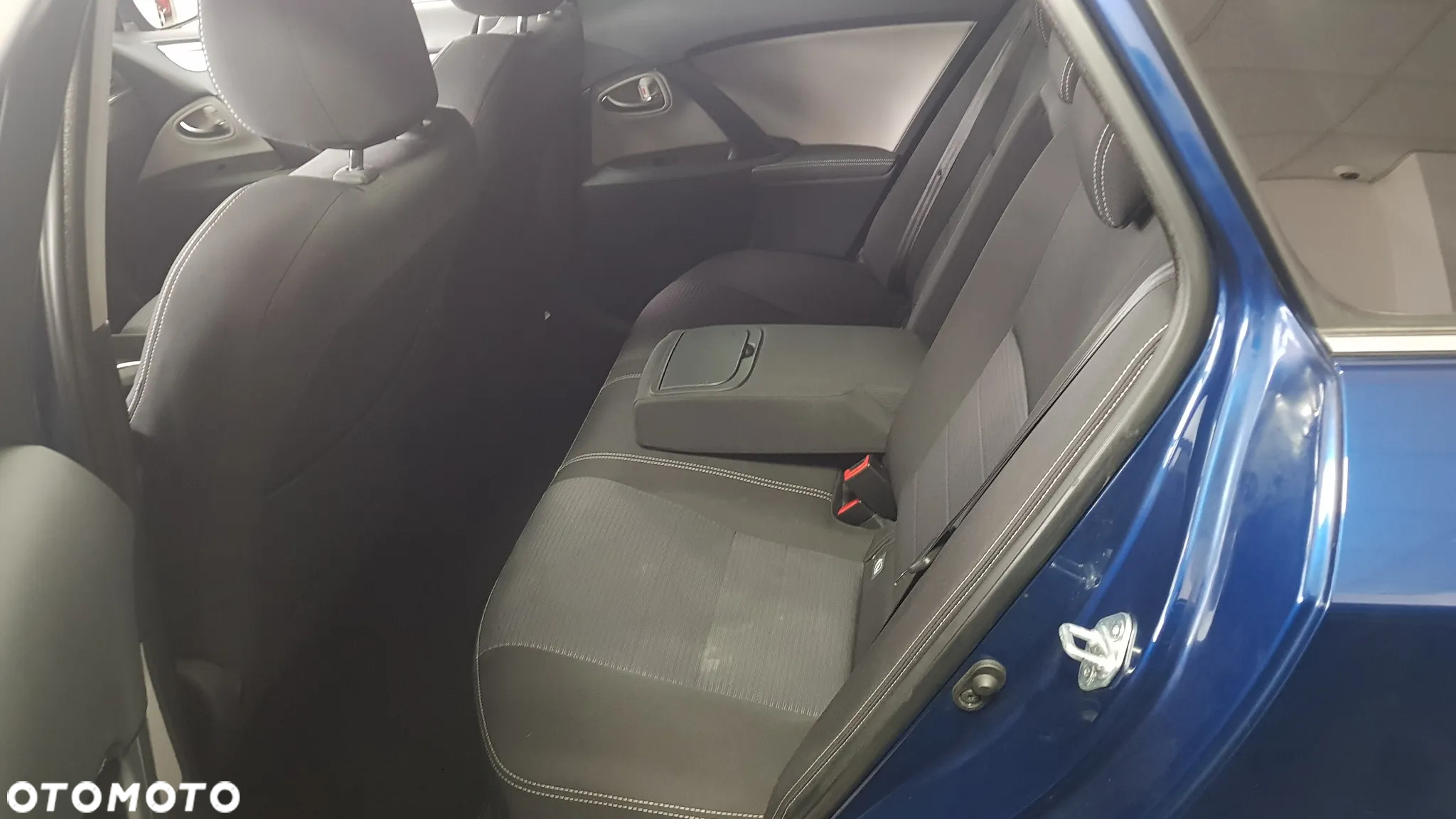 Toyota Avensis - 12