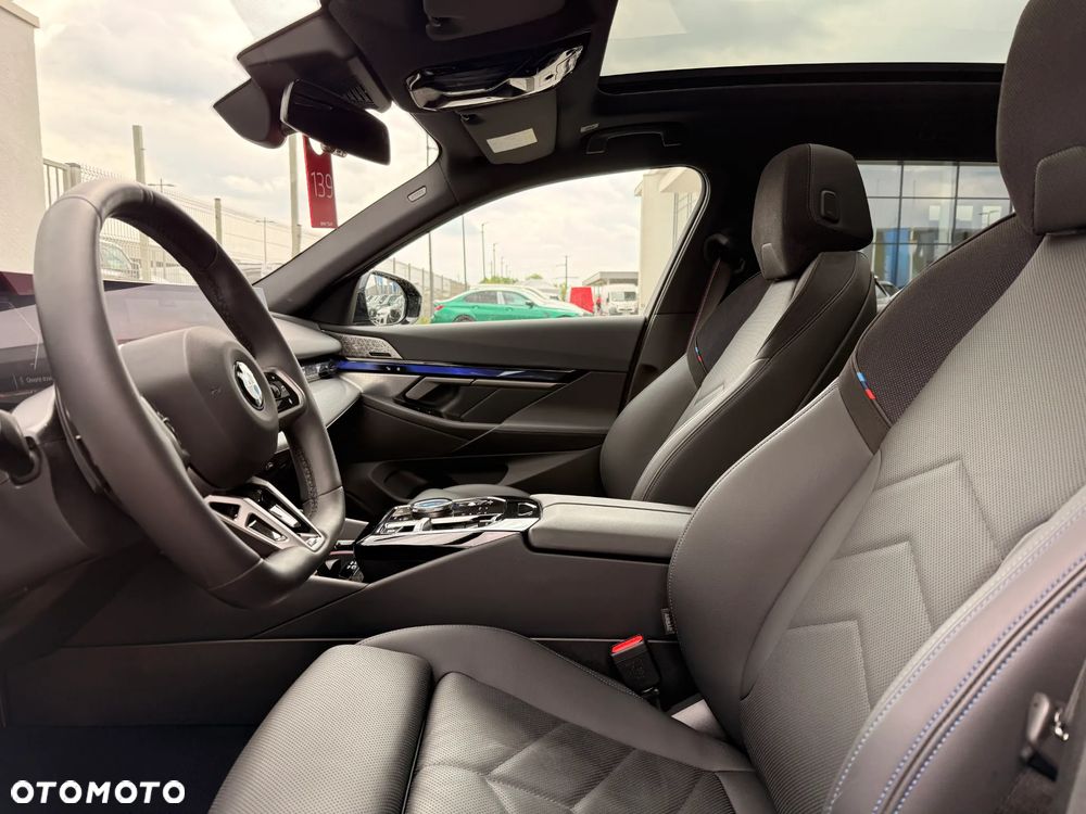BMW Seria 5 520i - 30
