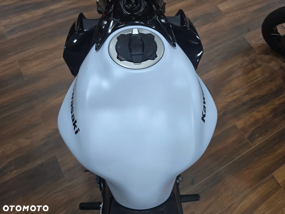 Kawasaki Z 650 - 19