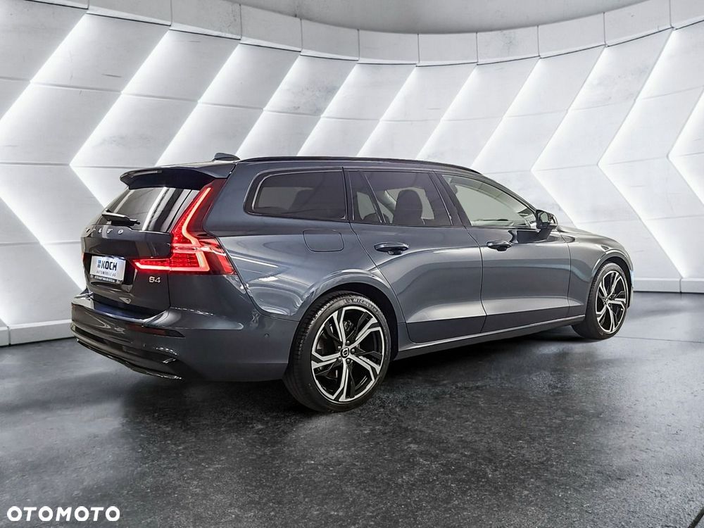Volvo V60 B4 B Plus Dark - 3