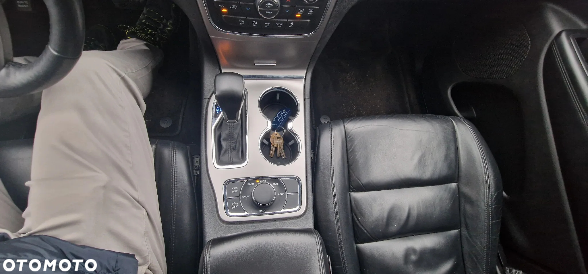 Jeep Grand Cherokee - 17