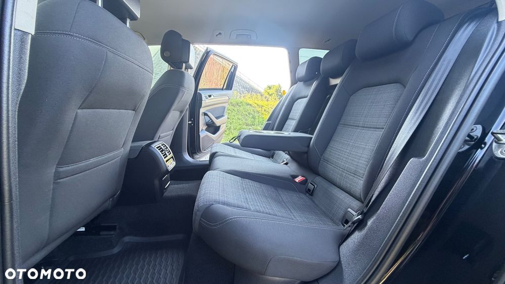 Volkswagen Passat 2.0 TDI SCR DSG - 35