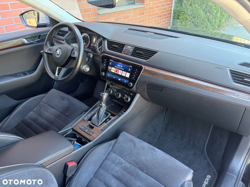 Skoda Superb 2.0 TDI SCR 4x4 Scout DSG - 8