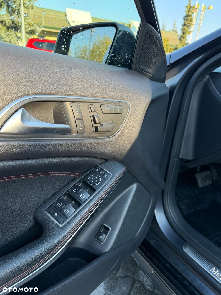 Mercedes-Benz GLA 220 CDI 4Matic 7G-DCT AMG Line - 14