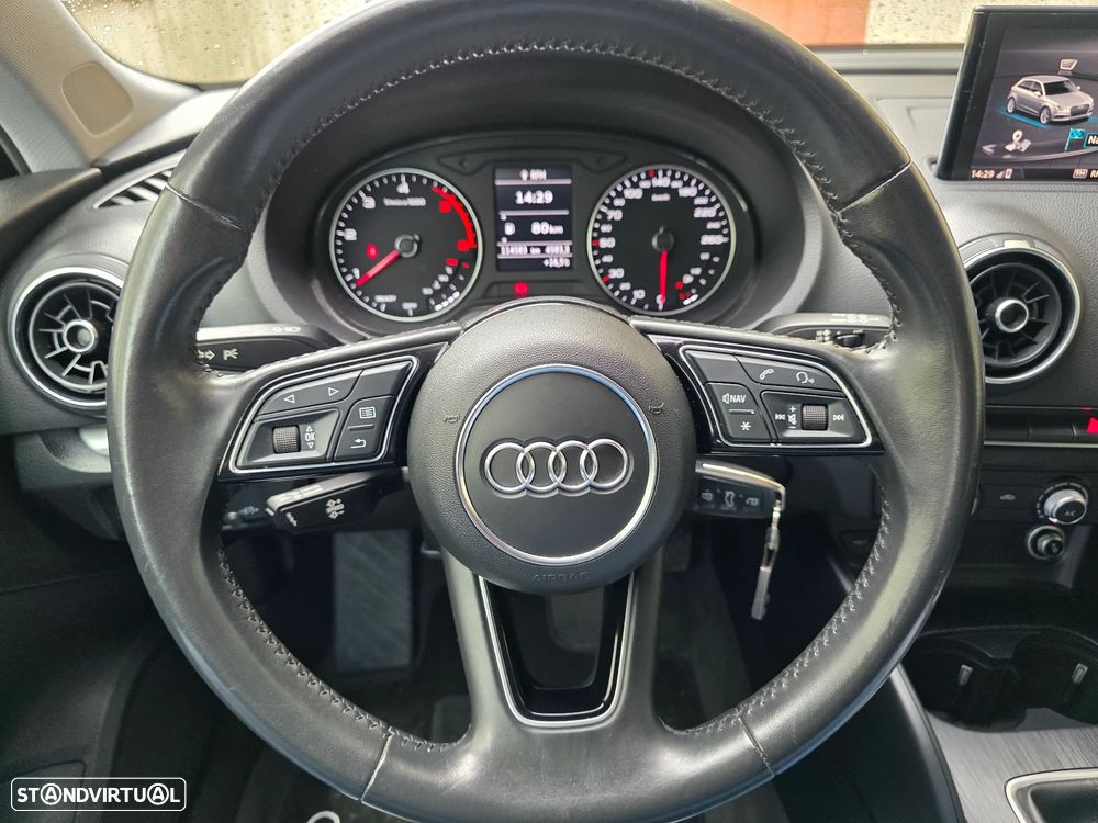 Audi A3 Sportback 2.0 TDI Design - 33