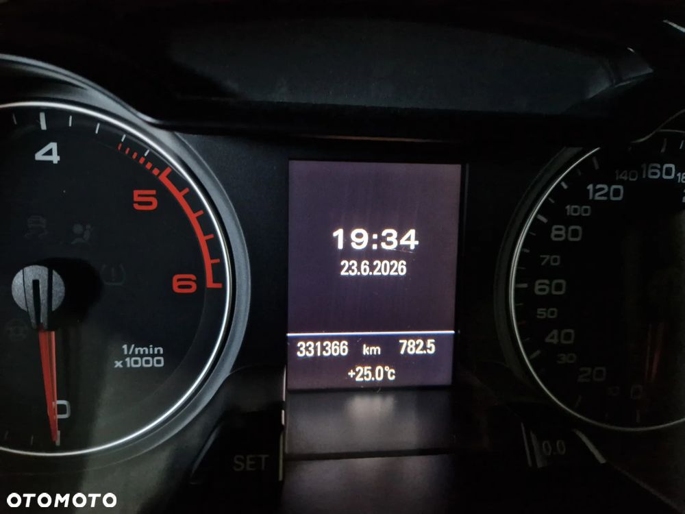 Audi A4 Avant 2.0 TDI - 26