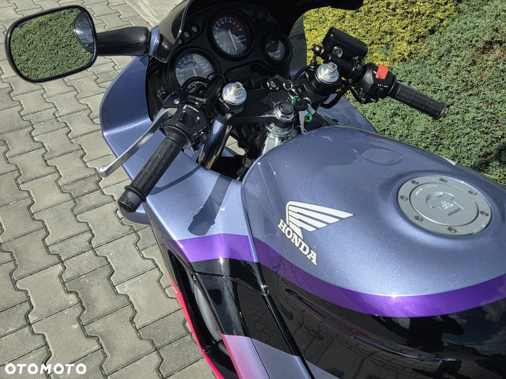 Honda CBR - 32