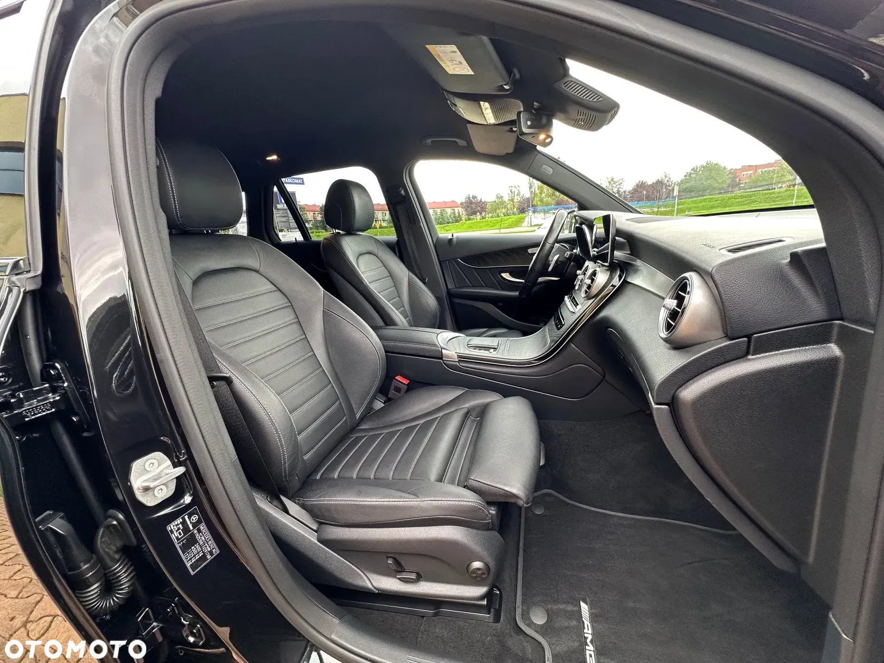 Mercedes-Benz GLC 200 4Matic 9G-TRONIC AMG Line - 21