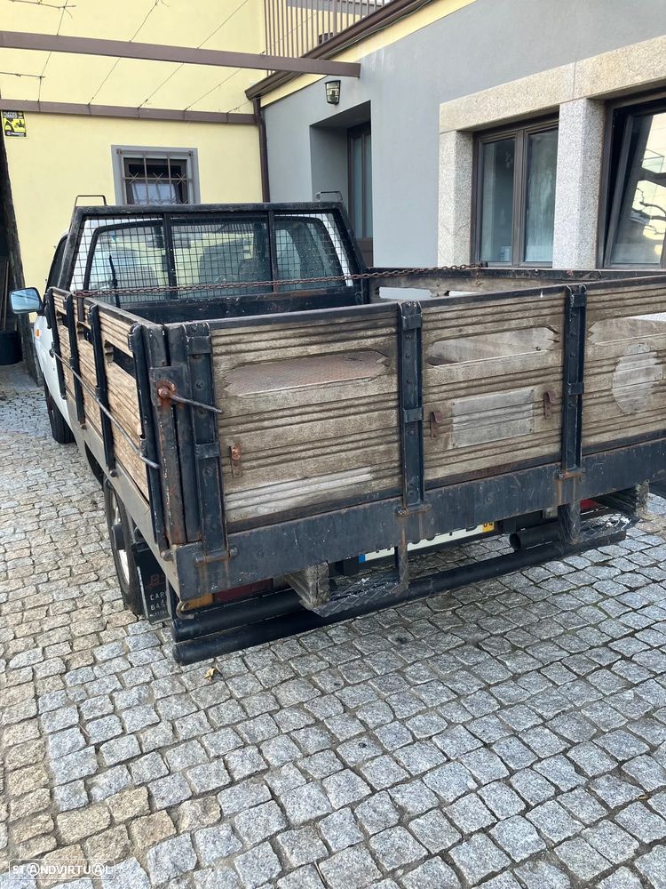 Nissan Pick Up 2.5 D King Cab - 7