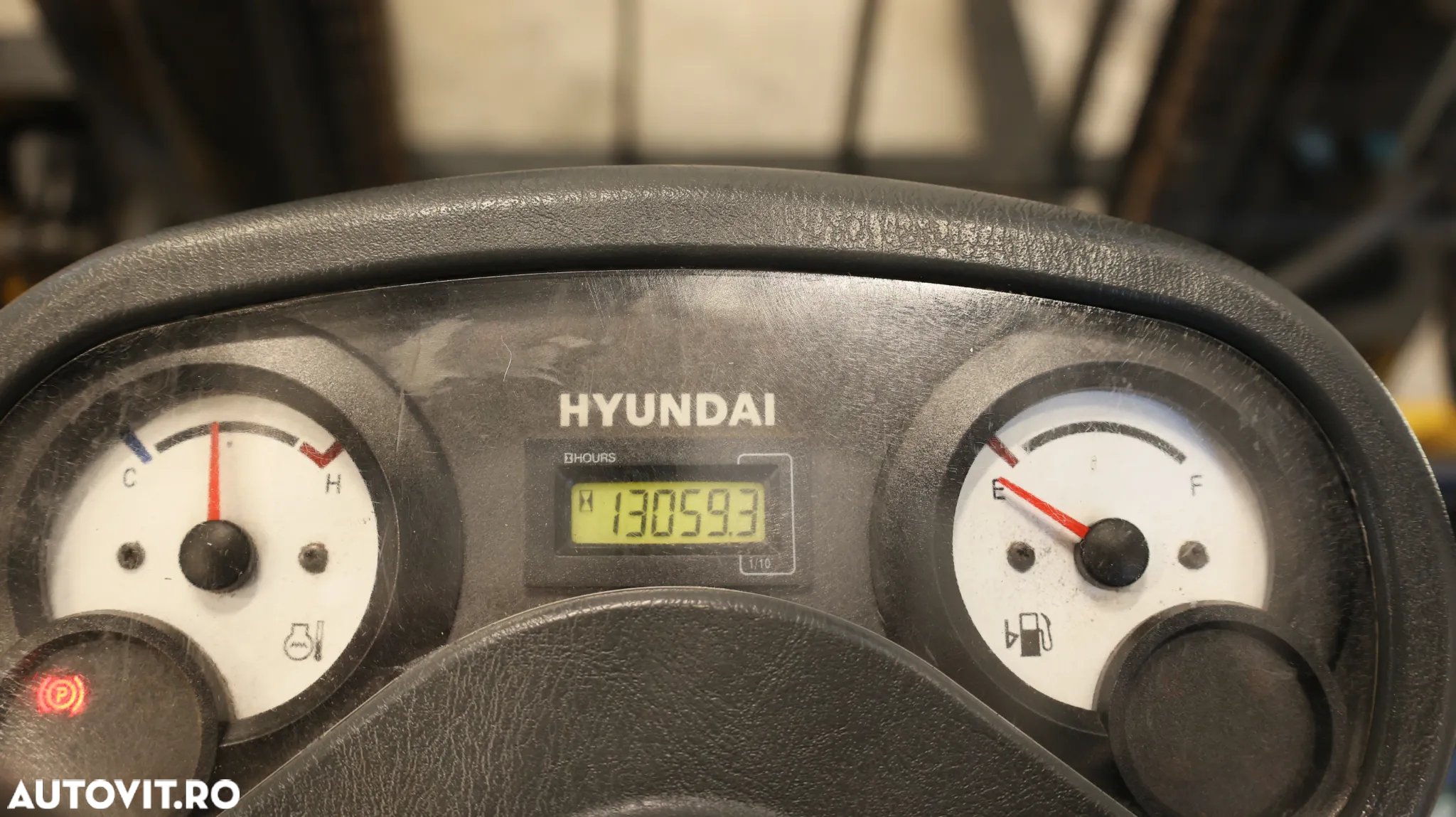 Hyundai 25D-7E - 11
