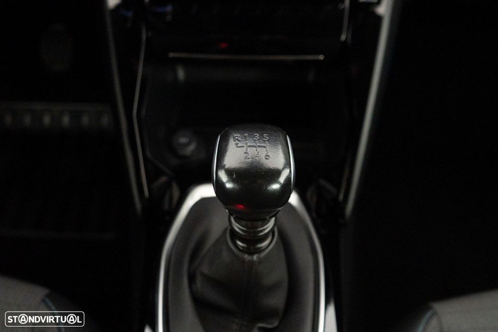 Peugeot 2008 1.2 PureTech Allure Pack - 25