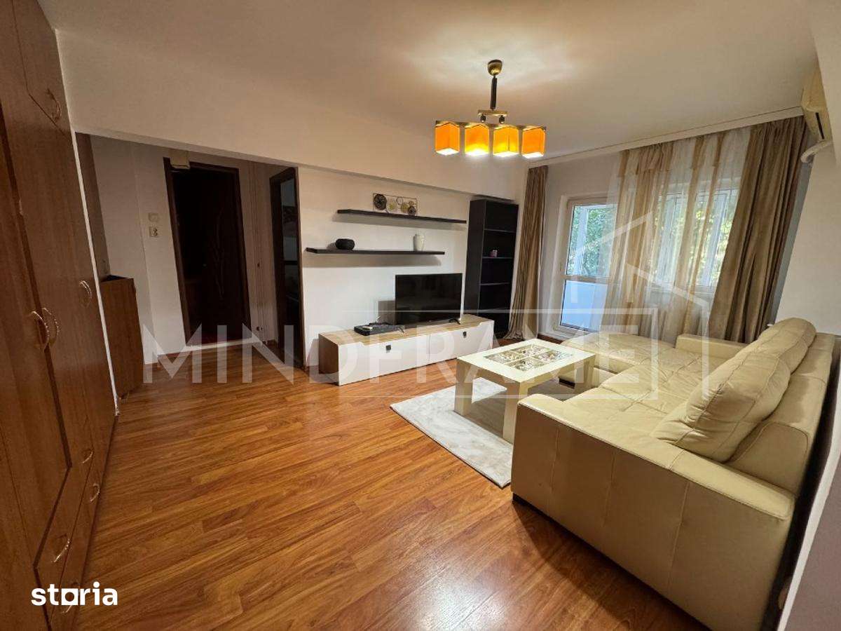 Baba Novac Piata Muncii Metrou Parcare Pet friendly — fotografia 1