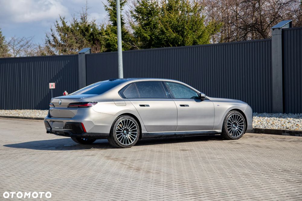 BMW Seria 7 - 8
