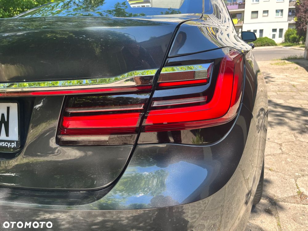BMW Seria 7 750i - 19