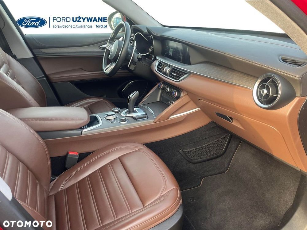 Alfa Romeo Stelvio 2.0 Turbo TI Q4 - 9