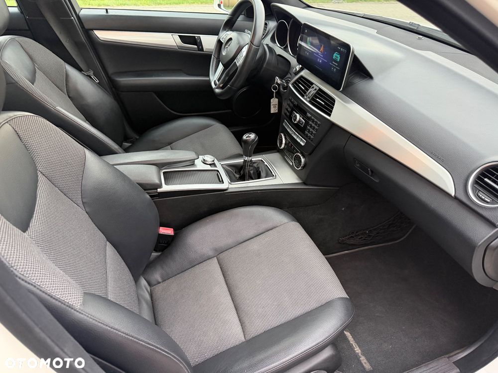 Mercedes-Benz Klasa C 180 BlueEFFICIENCY Avantgarde - 20