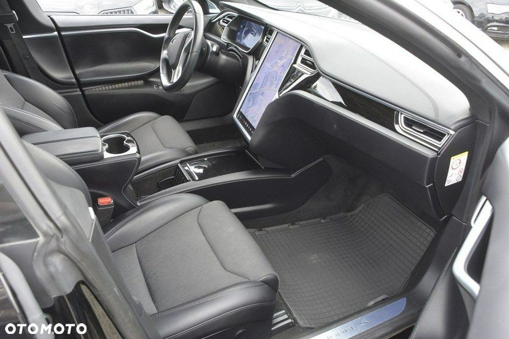 Tesla Model S - 19