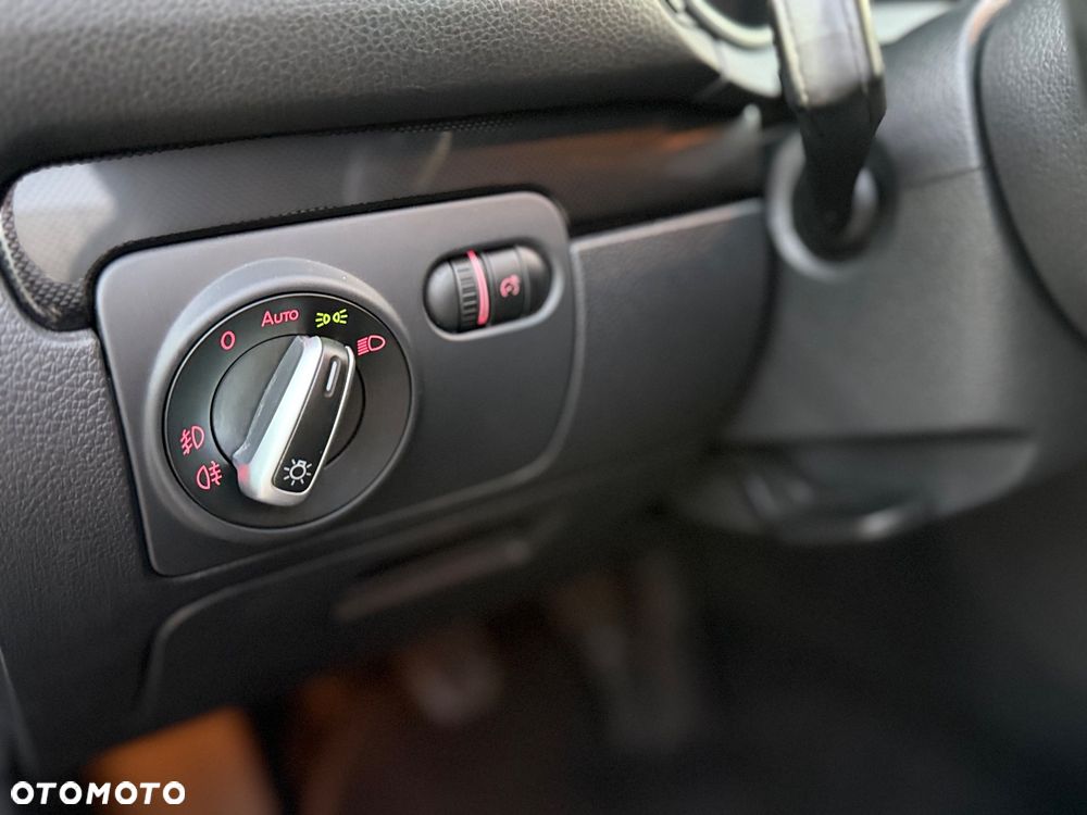 Volkswagen Golf 2.0 TDI DPF GT Sport - 24