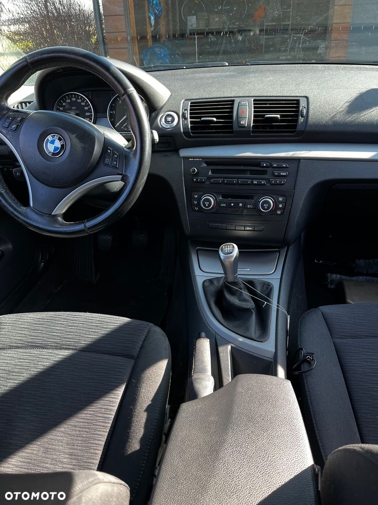 BMW Seria 1 118d DPF - 9