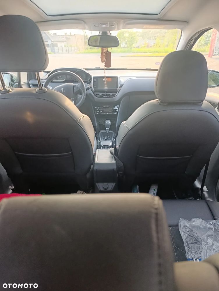 Peugeot 2008 PureTech 110 Stop&Start EAT6 GT-Line Edition - 8