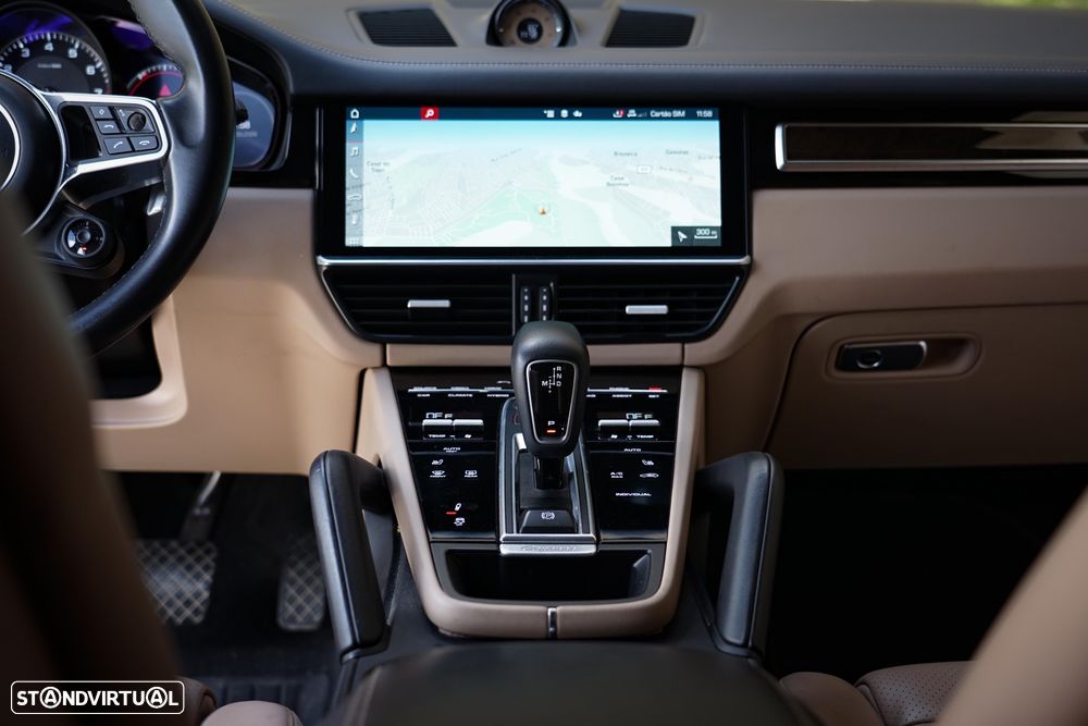 Porsche Cayenne - 25