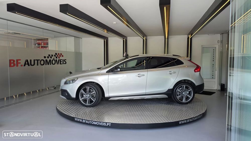 Volvo V40 Cross Country 1.6 D2 Summum - 16