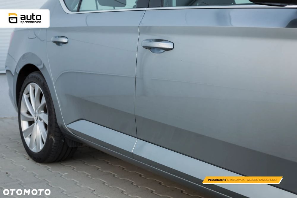 Skoda Superb 2.0 TDI Style DSG - 11
