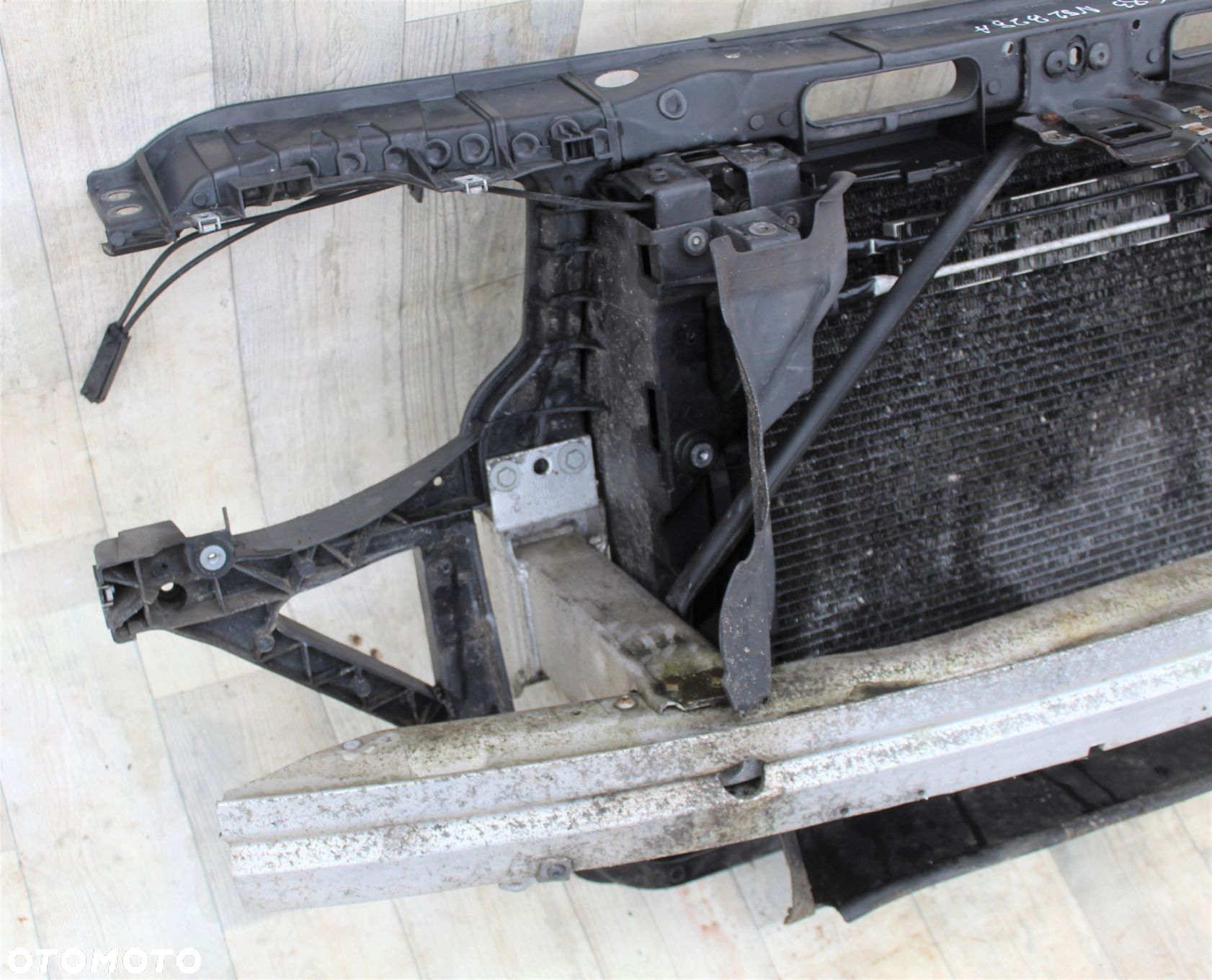 PAS PRZEDN CHŁODNICE WENTYLATOR BMW X3 E83 2.5 N52 - 2