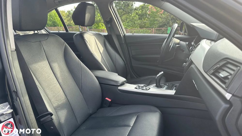 BMW Seria 3 320d xDrive - 18