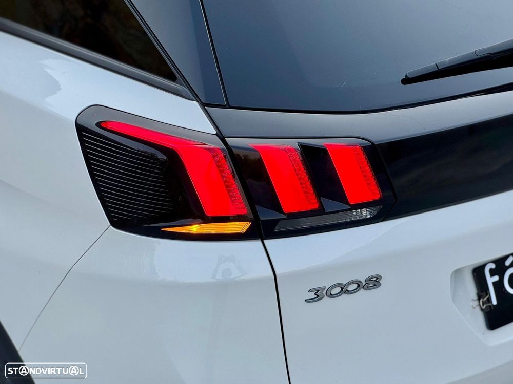 Peugeot 3008 1.2 PureTech Allure EAT6 - 38
