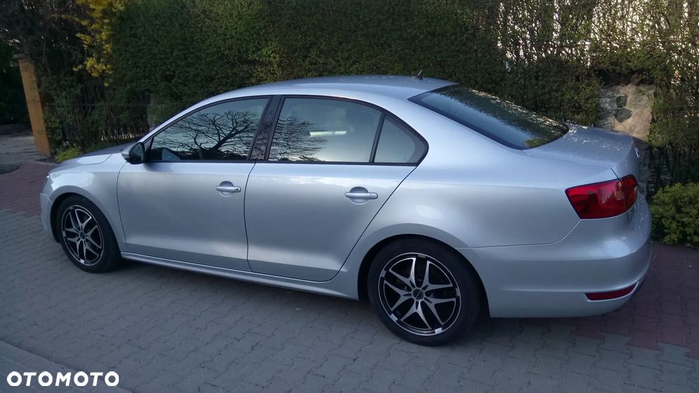 Volkswagen Jetta 1.6 TDI BMT Trendline - 4