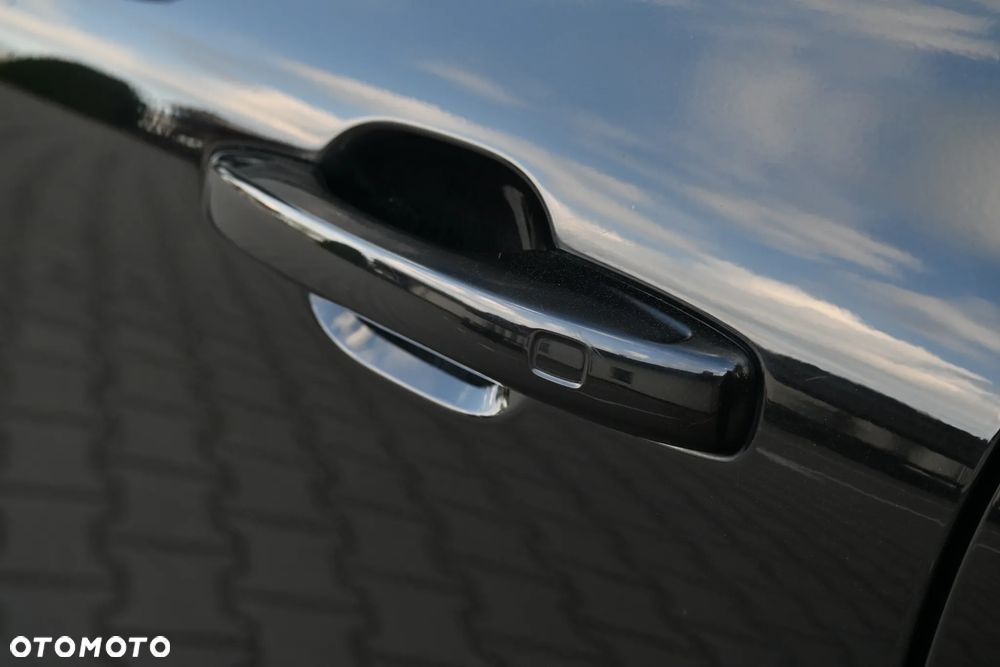 Volvo XC 60 D5 SCR AWD R-Design - 24