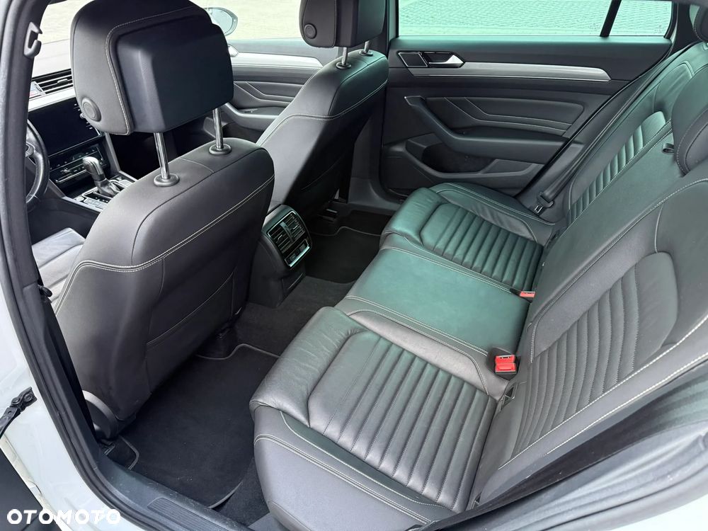 Volkswagen Passat 2.0 TDI SCR DSG Business - 12
