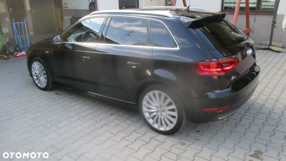 Audi A3 Sportback 1.4 TFSI e-tron S line Sportpaket - 3
