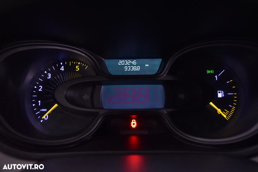Renault Trafic - 10
