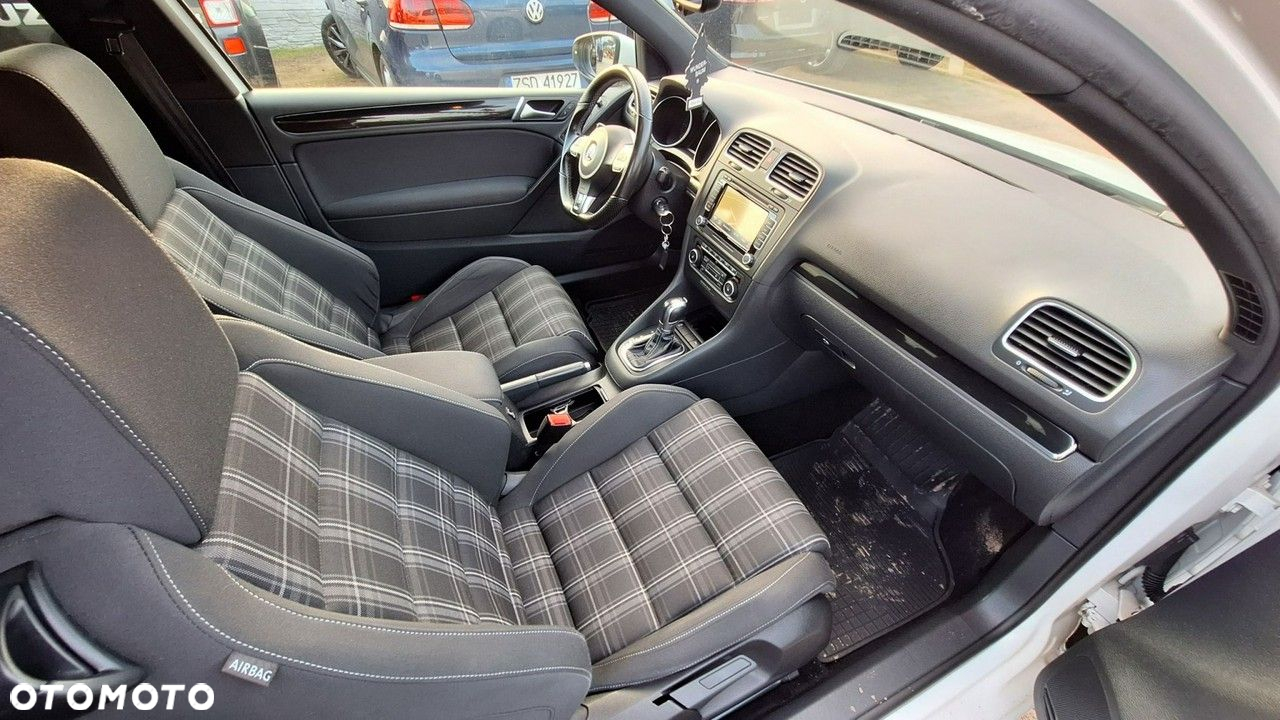 Volkswagen Golf - 21