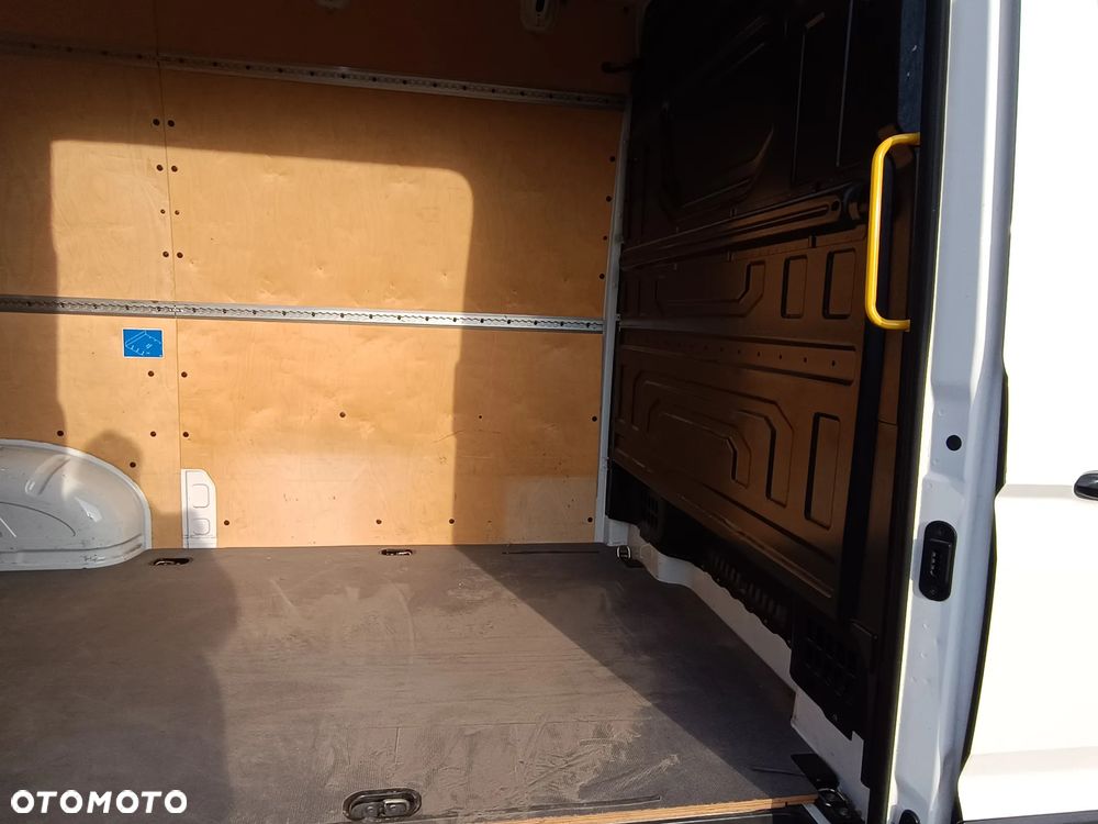 Volkswagen Crafter - 9