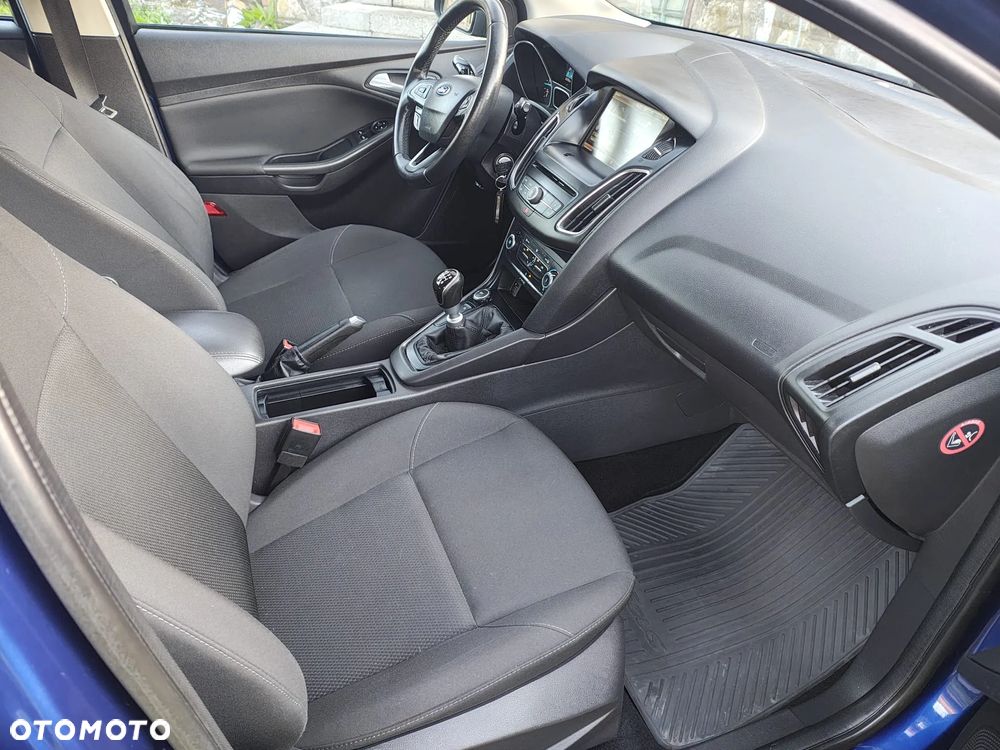 Ford Focus 1.5 TDCi DPF Start-Stopp-System Business - 10