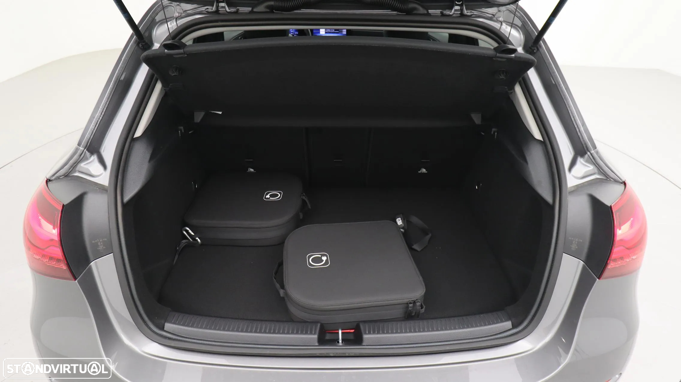 Mercedes-Benz A 250 e Progressive - 25