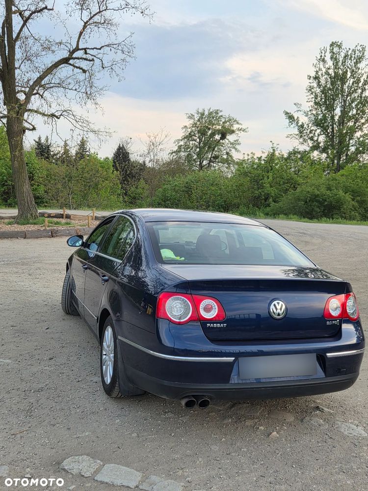 Volkswagen Passat 2.0 FSI Comfortline - 3