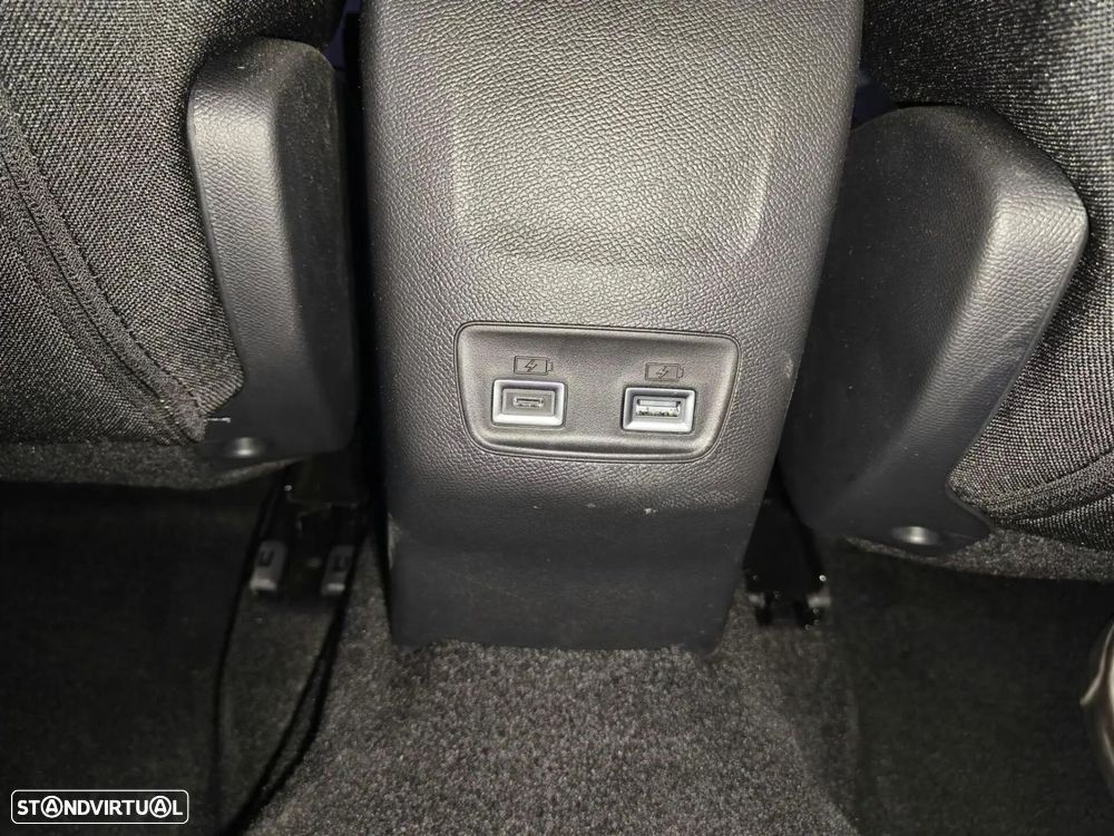 Peugeot e-2008 - 18