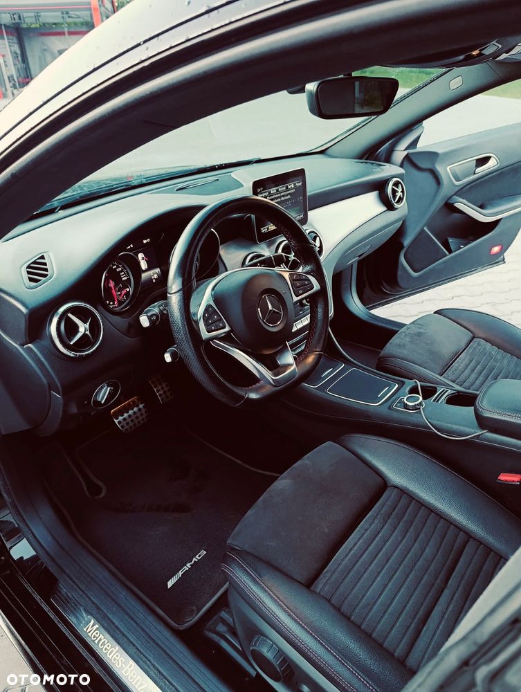 Mercedes-Benz CLA 180 7G-DCT AMG Line - 3