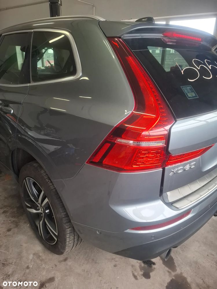 Volvo XC60 II zderzak tyl 6 PDC kod lakieru 714 - 2