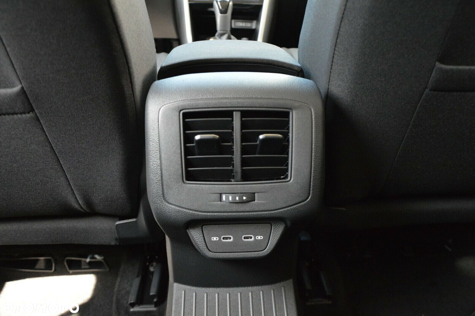 Volkswagen T-Roc - 23
